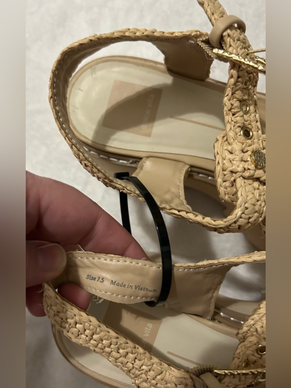 Dolce Vita women’s 7.5 Tan Latrice Strappy Chunky Sandal - Picture 8 of 9